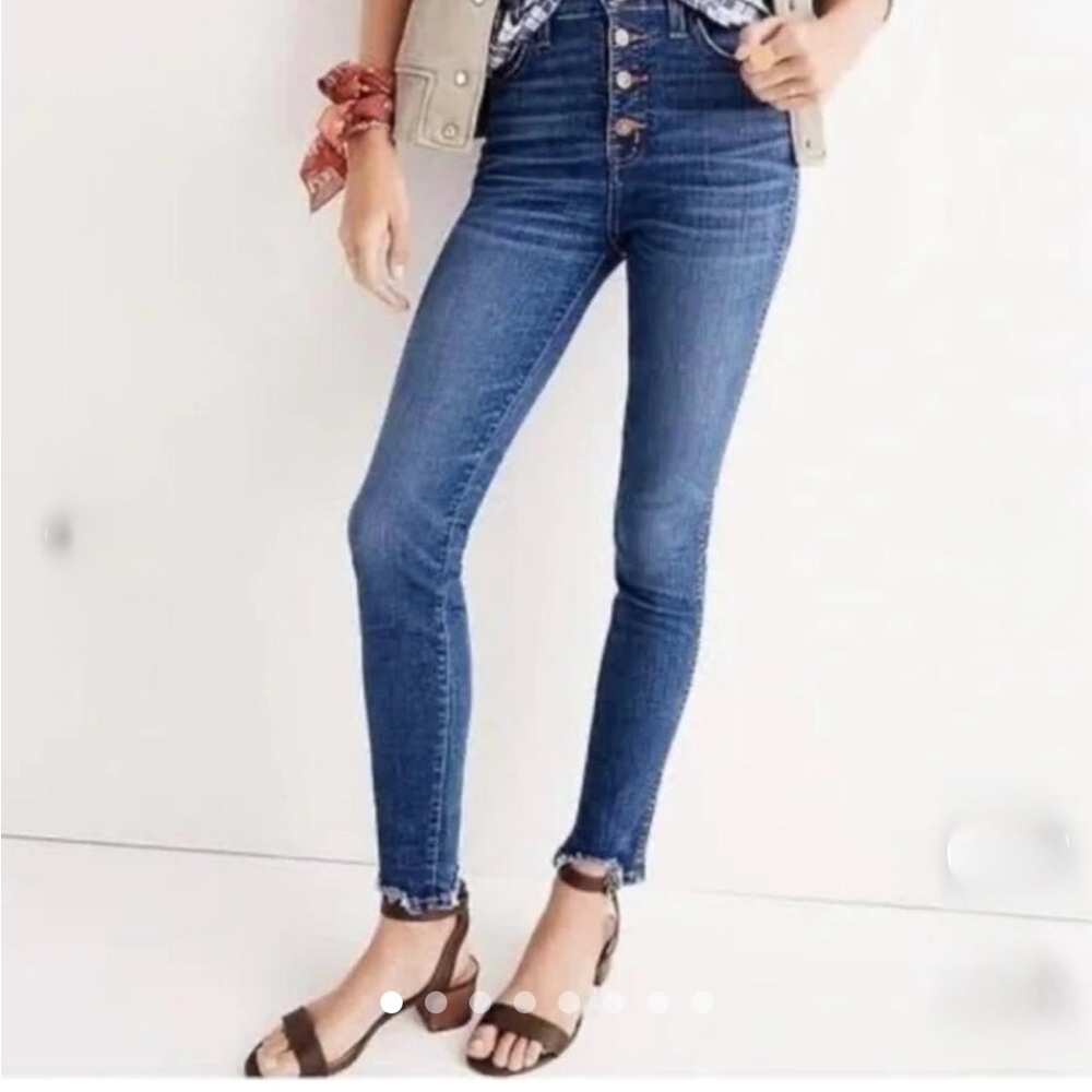 Madewell Blue Mid  Rise Jeans with Skinny Fit Button Fly Distressed Size 29